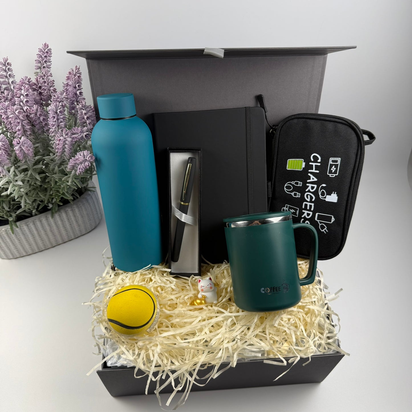Men's Gift Box – Insulated Bottle, Notebook, Pen, Mug & Cable Case